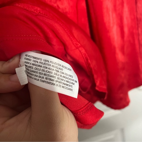 Elegant Red Silk Dress - Picture 5 of 5